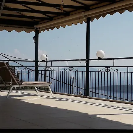 An Amazing Place For You! Giannas Apartman Évyiros